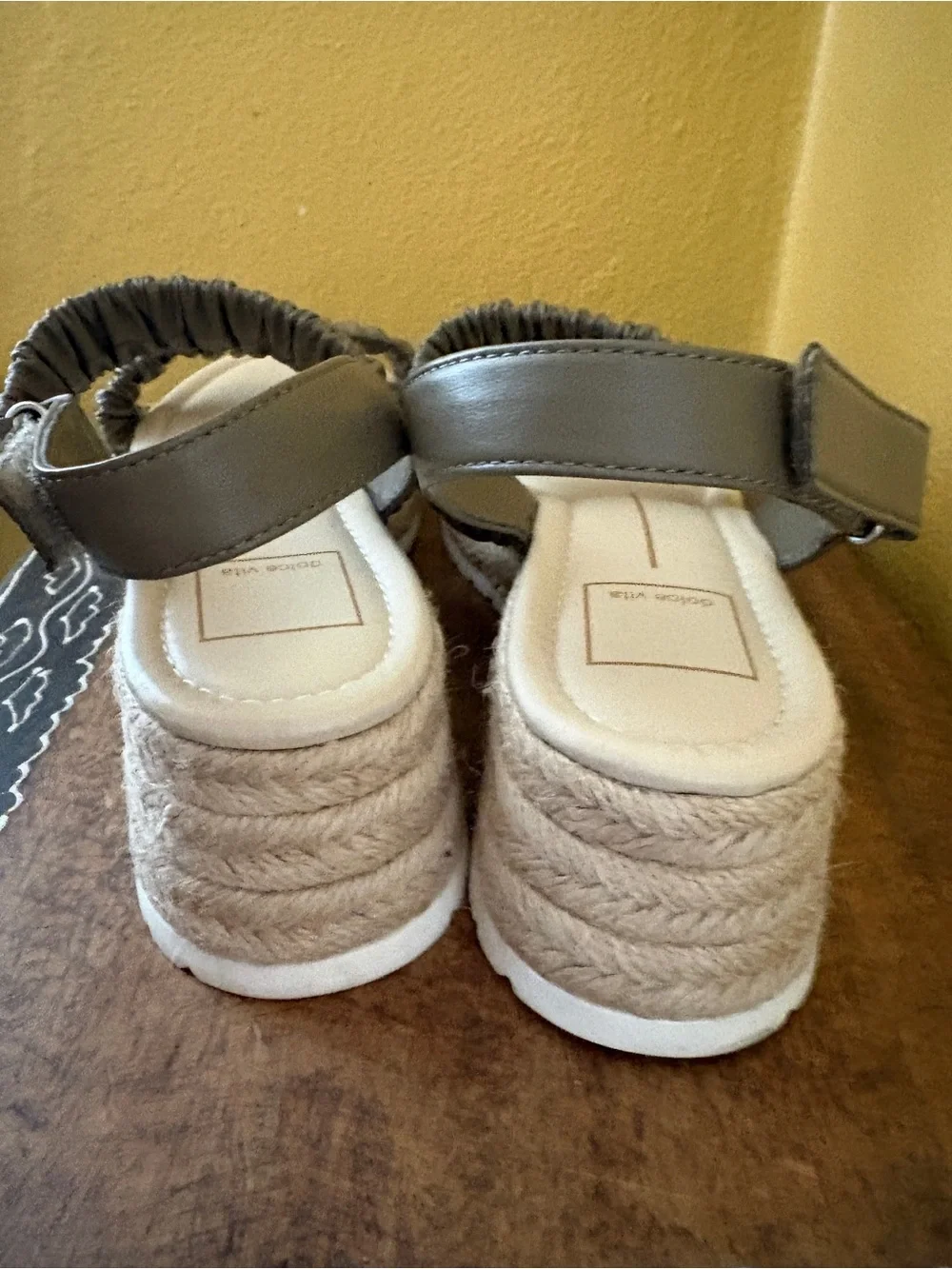NEW Women’s Dolce Vita Olive Ruched Strap Platform Sandals - size 7